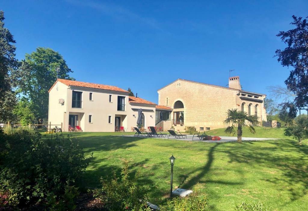 L Esprit Du Clain Chambres D Hotes Bandb De Standing Proches Du Futuroscope Golf Et Lac De St Cyr Naintre 外观 照片
