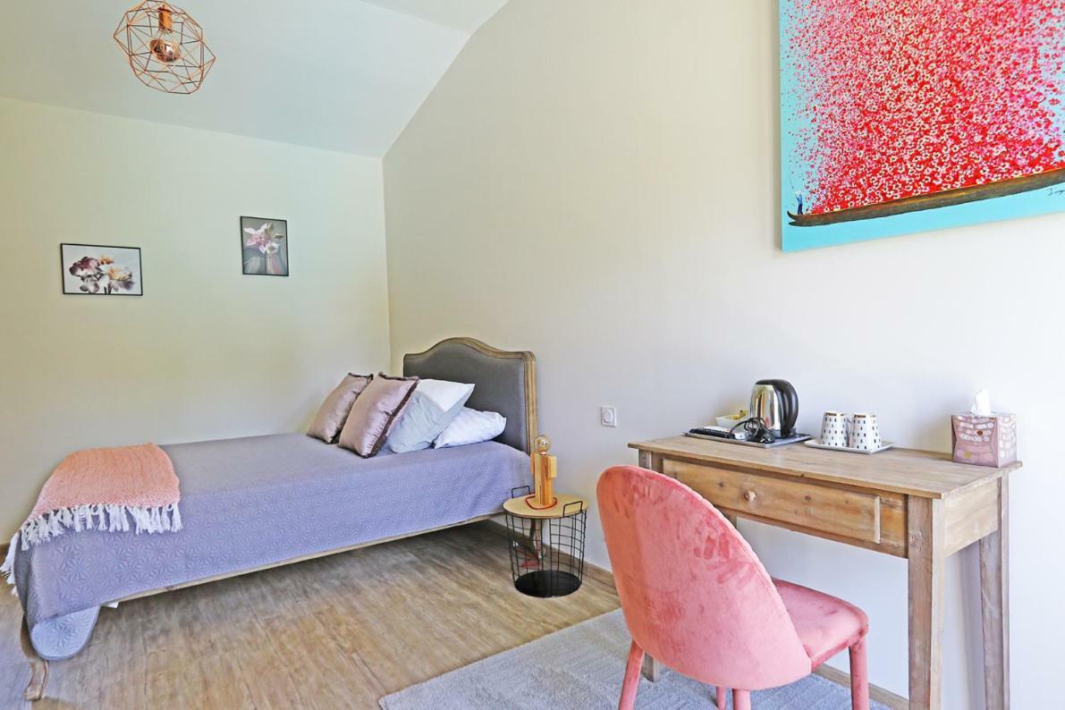 L Esprit Du Clain Chambres D Hotes Bandb De Standing Proches Du Futuroscope Golf Et Lac De St Cyr Naintre 外观 照片