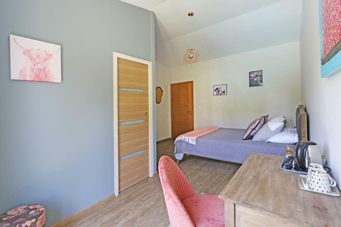 L Esprit Du Clain Chambres D Hotes Bandb De Standing Proches Du Futuroscope Golf Et Lac De St Cyr Naintre 外观 照片