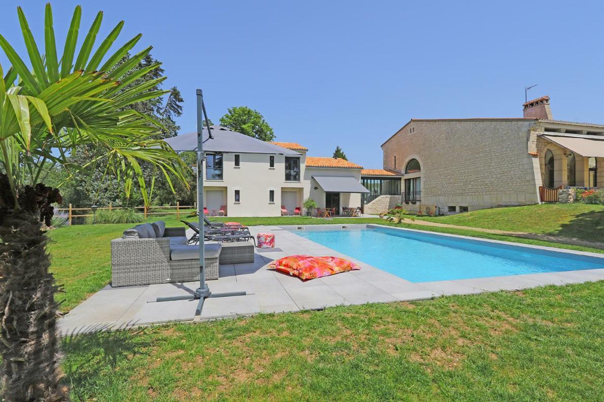 L Esprit Du Clain Chambres D Hotes Bandb De Standing Proches Du Futuroscope Golf Et Lac De St Cyr Naintre 外观 照片