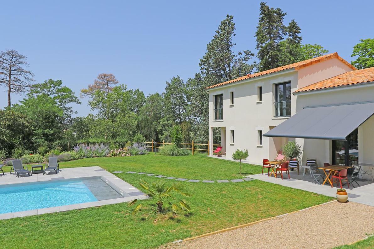 L Esprit Du Clain Chambres D Hotes Bandb De Standing Proches Du Futuroscope Golf Et Lac De St Cyr Naintre 外观 照片